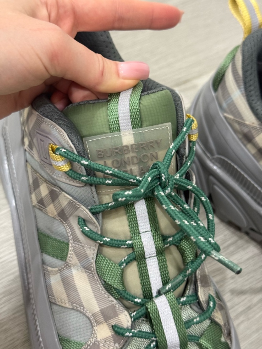 Burberry Sneakers Check Print Green/Beige – Size 10 – Authentic - Picture 2 of 12